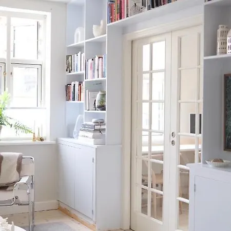 Light And Modern With Courtyard