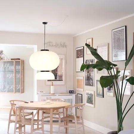 Lägenhet Light And Modern With Courtyard *